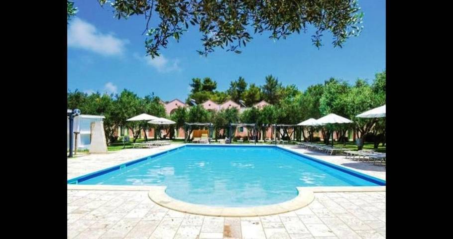 Resort per 6 persone, con Terrazza e Giardino nonché Piscina in Puglia