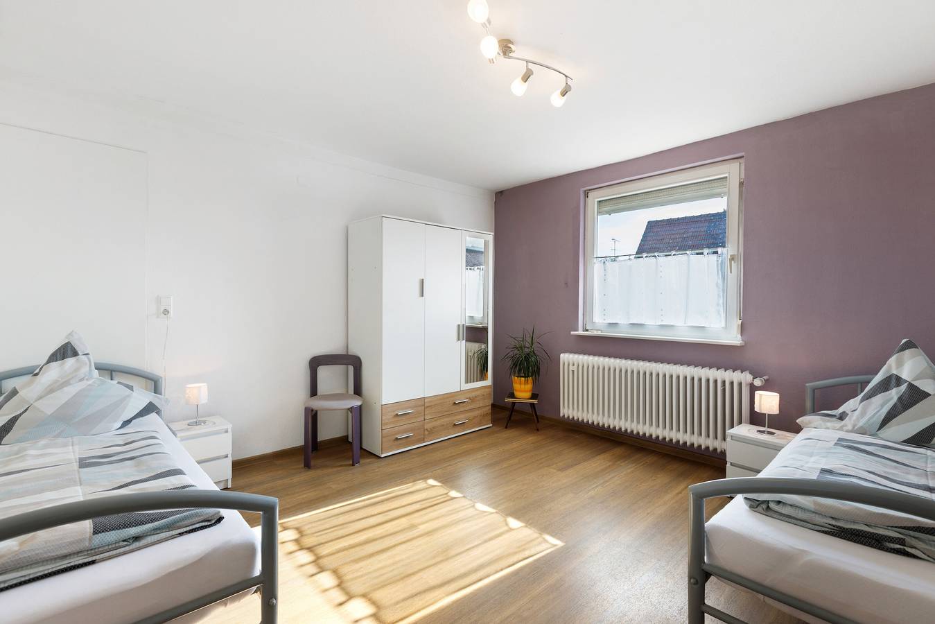 Ganze Wohnung, Ferienwohnung 'Hewenpanorama 4' mit Bergblick, Gemeinschaftsterrasse und Wlan in Engen, Hegau