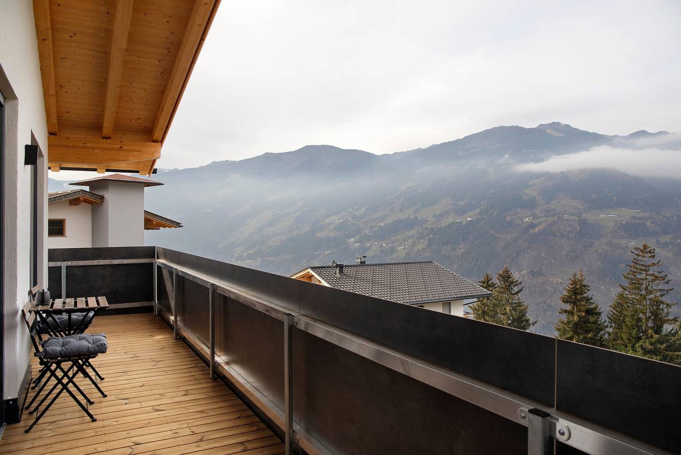 Ferienhaus 'Apart Mountainview' mit Bergblick, privater Terrasse und Wi-Fi in Rohrberg, Bezirk Schwaz