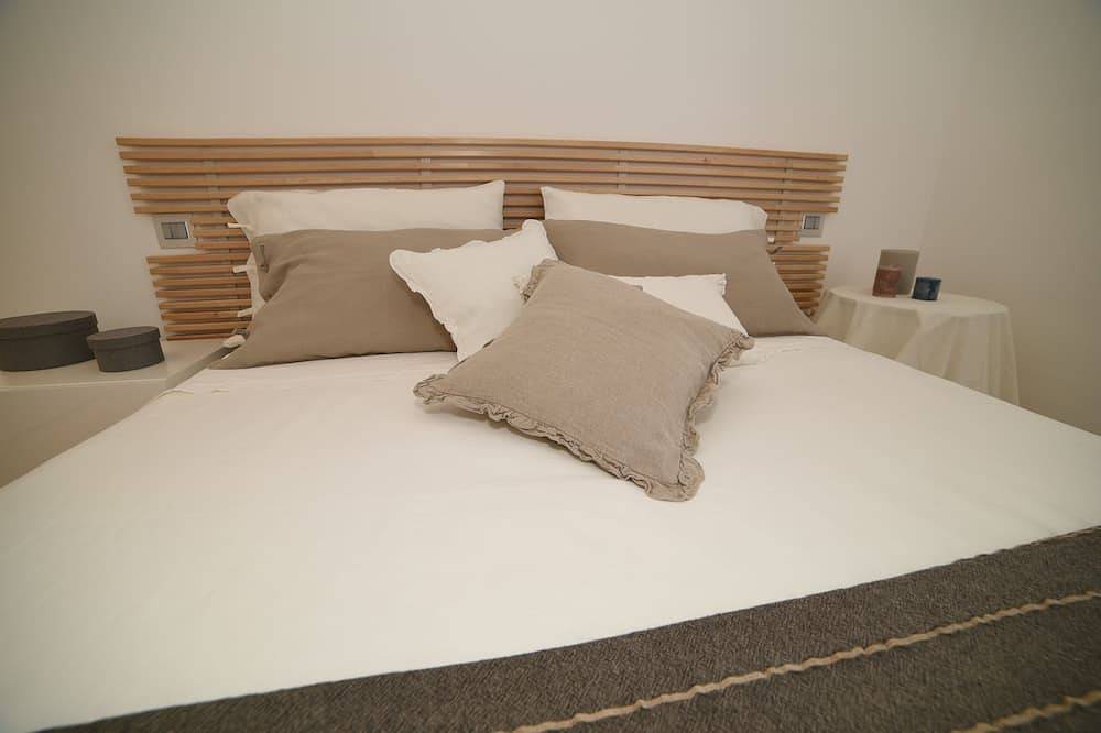 Ganze Wohnung, Einen Steinwurf vom Meer entfernt, ein herrliches Panorama-Penthouse mit Doppelgarage in Alassio, Riviera di Ponente