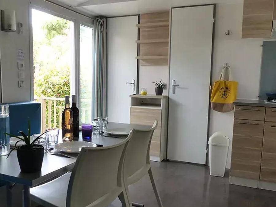 Camping Le Camarguais - Mobilhome 6 personas - Mobil-Home Bandido Standard 4 Habitaciones 6 Personas Aire Acondicionado in Lattes, Côte d'Améthyste