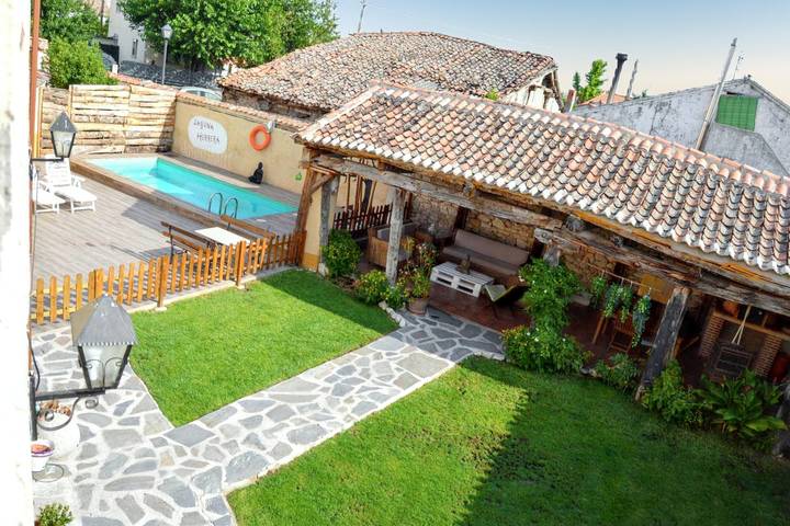 Chalet para 14 personas, con piscina y jardín - 1
