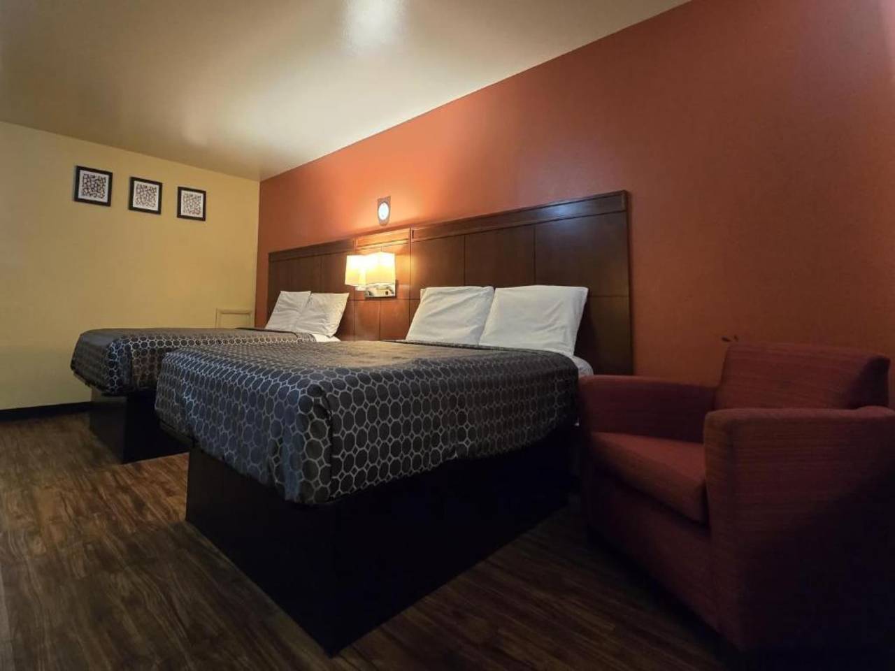 Ganze Wohnung, 2 Doppelbetten | Nichtraucher in Newport News, Newport News City