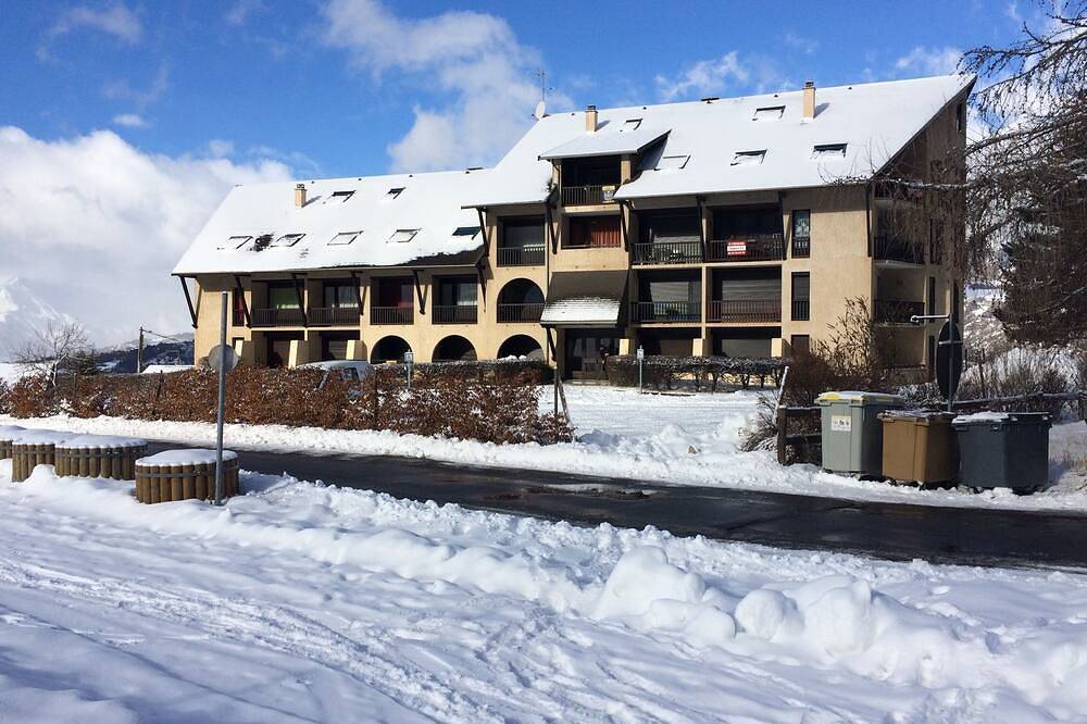 Entire apartment, Studio at the foot of the slopes in Saint-Léger-les-Mélèzes, Écrins National Park