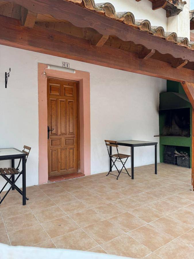 Hotel para 6 personas, con piscina además de jardín y vistas - 1