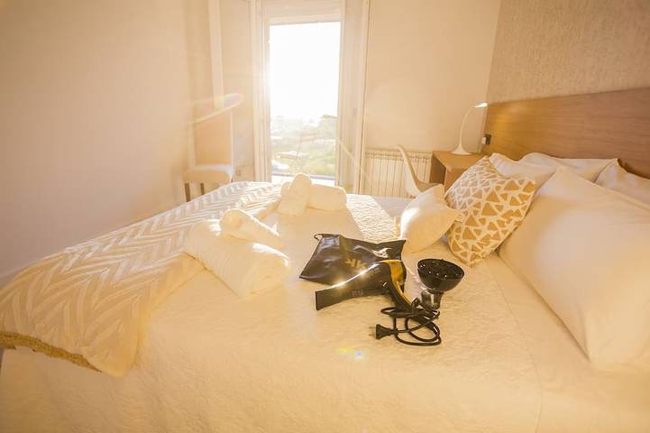 Balcony at Arousa - Upscale Getaway + Patio in Vilaxoán, Vilagarcía de Arousa