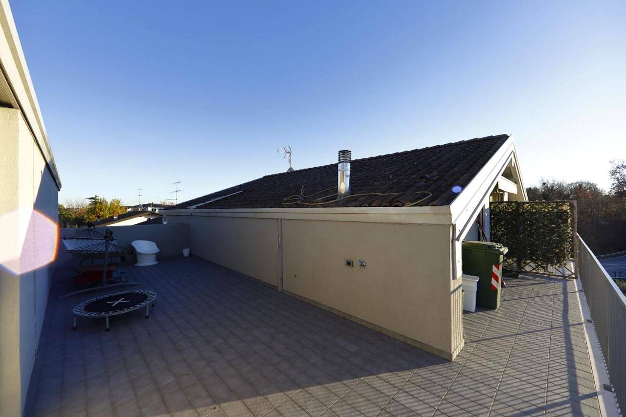 Nuovo Laghetto Del Frassino in Peschiera del Garda, Gardasee-Berge