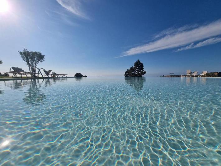 Location de vacances pour 2 personnes, avec piscine ainsi que vue et jardin dans Macari - 2