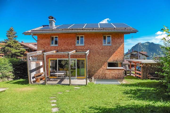 Ferienhaus für 8 Personen, mit Garten in Ofterschwang