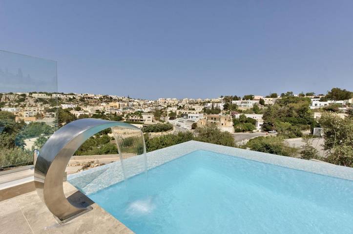 Location de vacances pour 10 personnes, avec piscine et jardin ainsi que jacuzzi et sauna dans Mellieha - 3