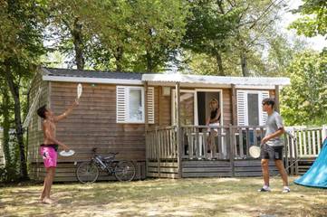 Camping für 6 Personen, mit Pool und Terrasse in Limousin