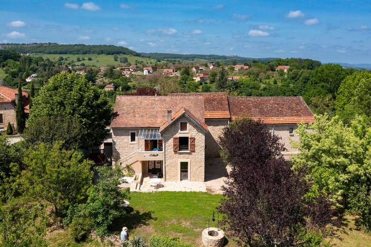 Location de vacances pour 6 personnes, avec balcon et jardin à Saint-Jean-Lespinasse