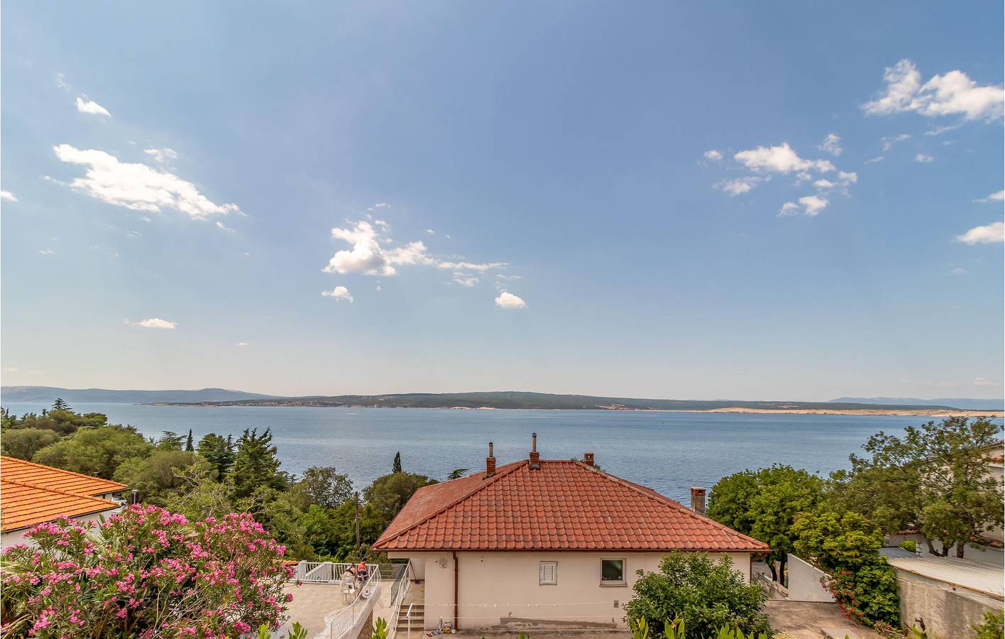 Ganze Ferienwohnung, Gemütliche Ferienwohnung mit Terrasse, WLAN und Parkplatz – 1,5 km vom Strand entfernt in Dramalj, Primorje-Gorski Kotar