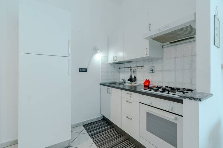 Appartamento intero, Guesthost - Guest Host - Walk to the Po River & City Center in Vanchiglia, Torino