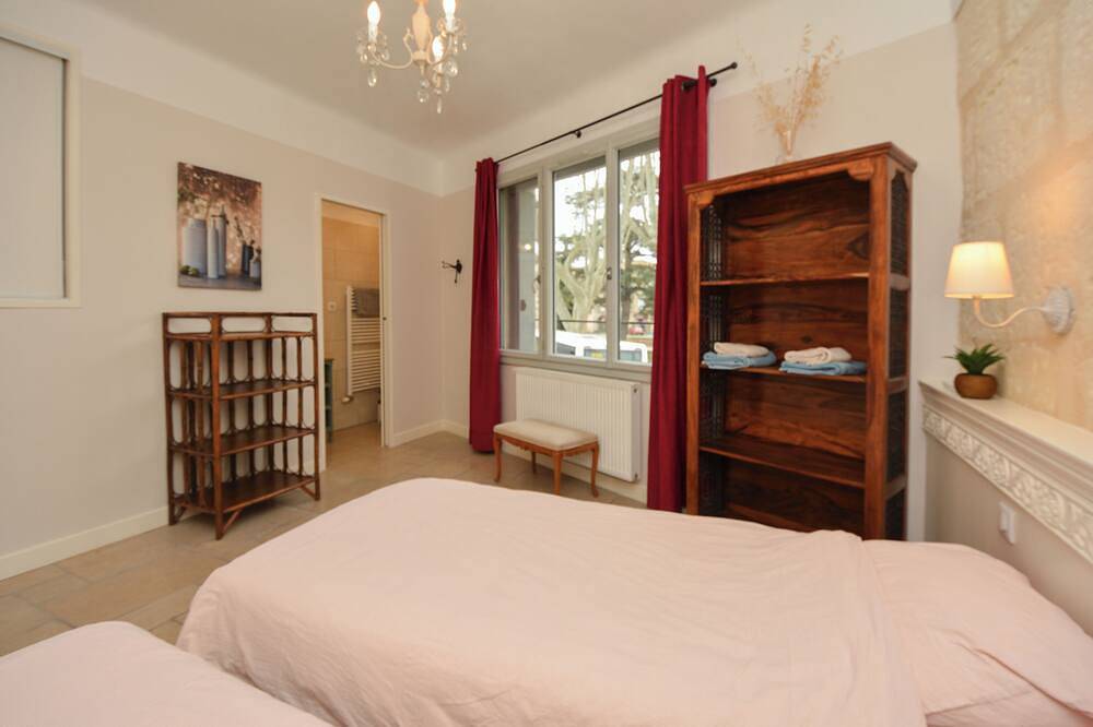 Cámara de caracteres. Dos habitaciones / dos baños / piscina in Tarascón, Region de Arles