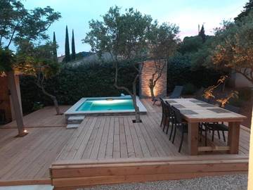 Cottage pour 7 personnes, avec jardin et vue ainsi que piscine et terrasse à Puget-Ville