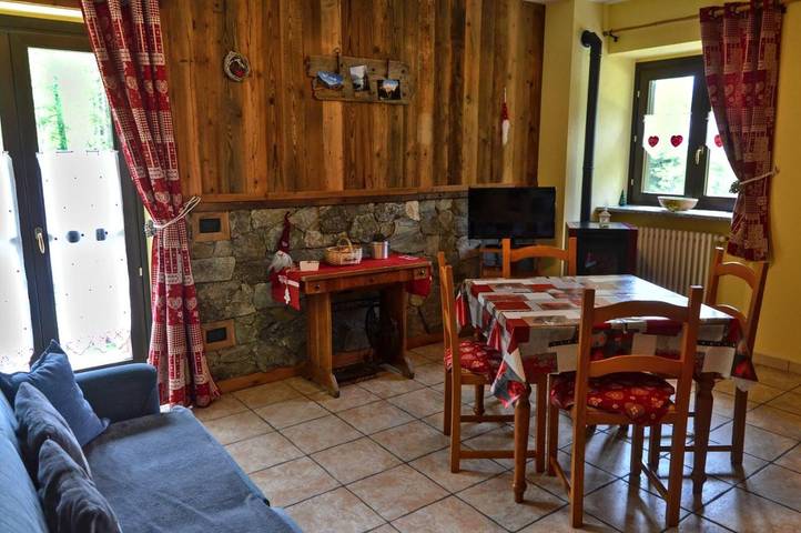 Location de vacances pour 3 personnes, avec jardin et vue à Bionaz