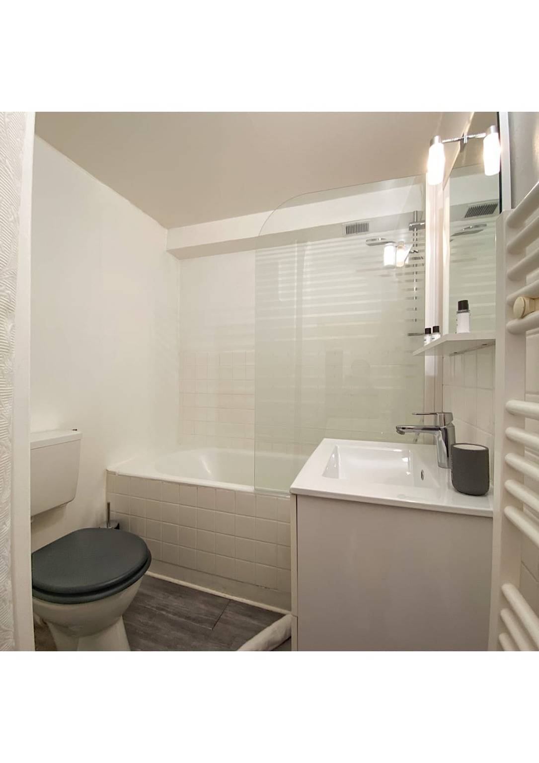 Appartement entier, Coup de Coeur au pied du château - Joli studio idéalement placé in Annecy, Annecy (commune)