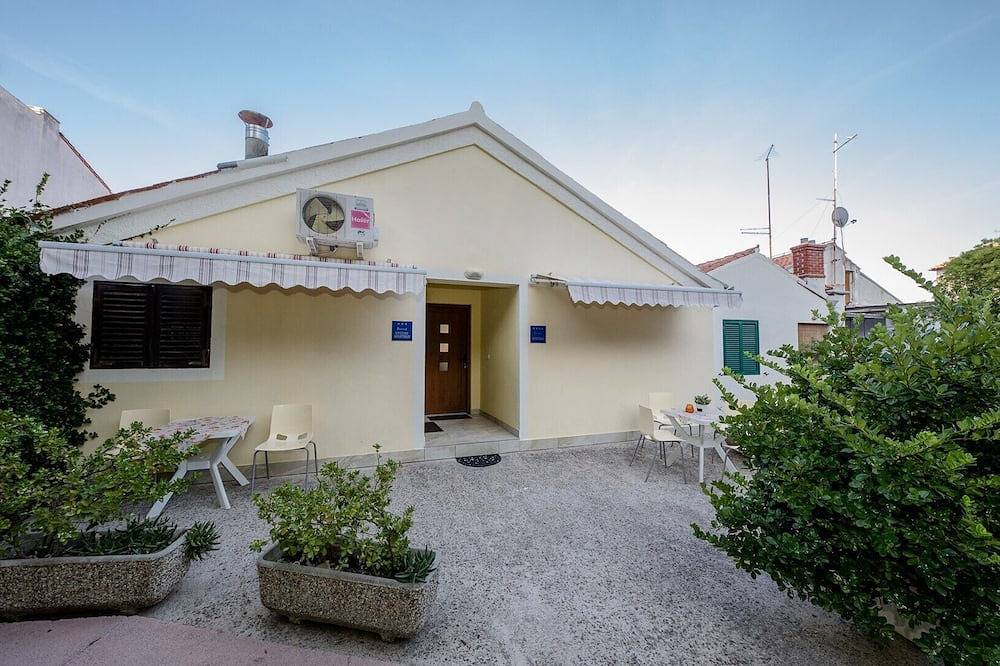 Cijeli apartman, Apartments Vladimir / One bedroom A4 in Gradsko Kupaliste (Rab town), Grad Rab
