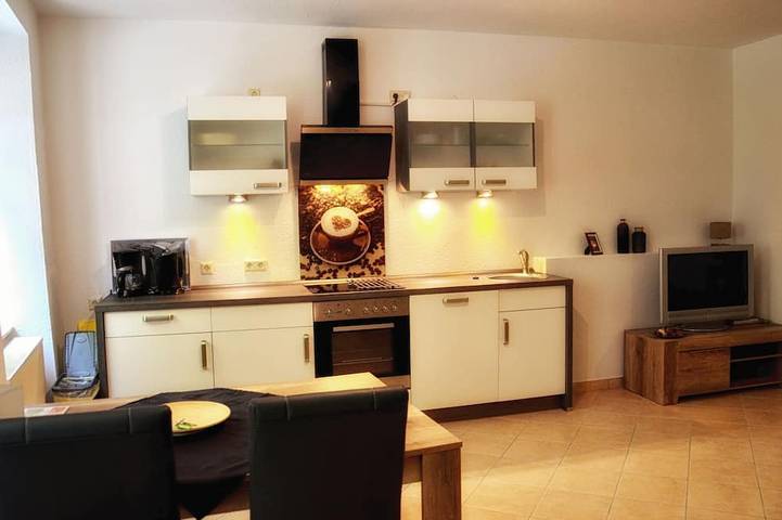 Ferienwohnung für 4 Personen, mit Balkon und Whirlpool - 1