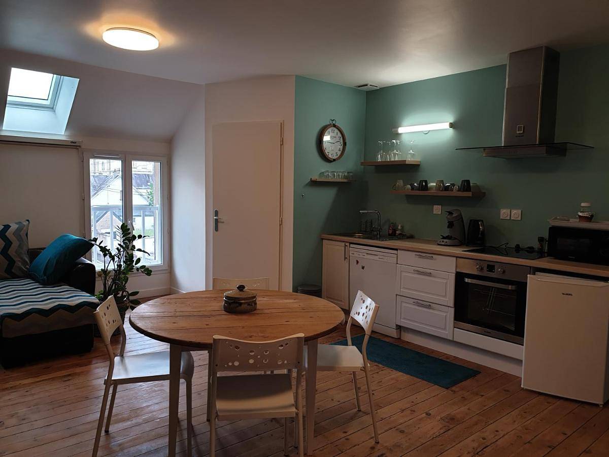 Appartement entier, One-Bedroom Apartment in Château-du-Loir, Vallée de la Loire