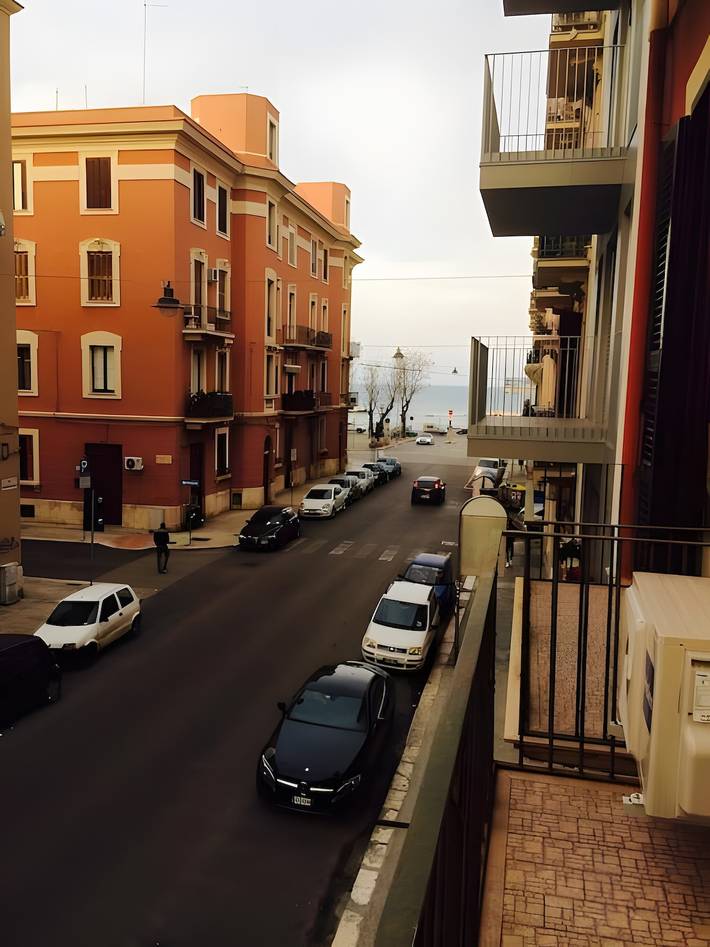 Ferienwohnung für 2 Personen, mit Balkon in Bari - 2