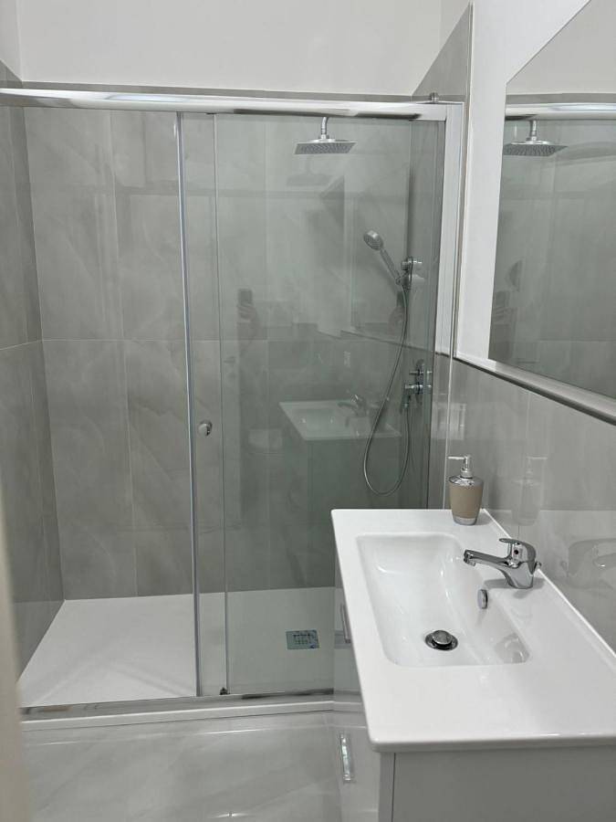 Chambre d’hôte pour 3 personnes, avec jacuzzi et balcon à Gela - 2