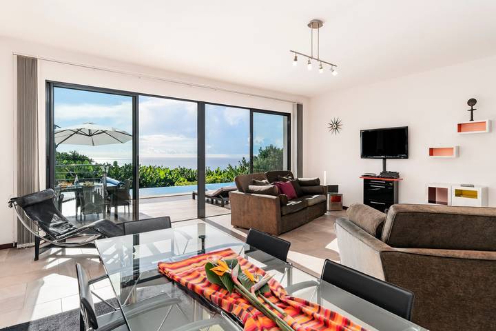 Location de vacances pour 8 personnes, avec Vue sur l’océan et Balcon ainsi que Jardin et Piscine dans Arco da Calheta - 4