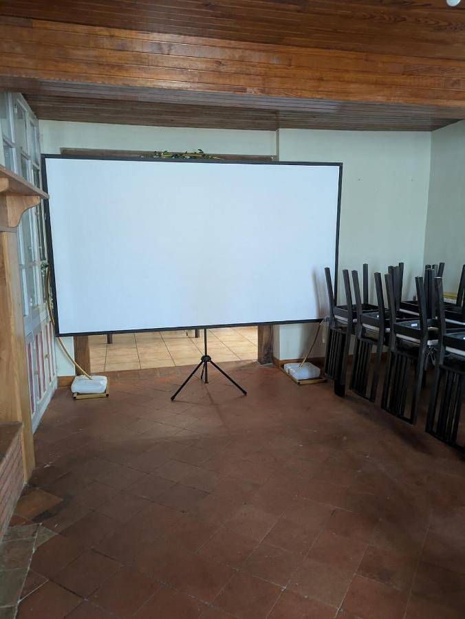 Location de vacances pour 30 personnes, avec vue ainsi que terrasse et piscine, animaux acceptés à Puymaurin - 3