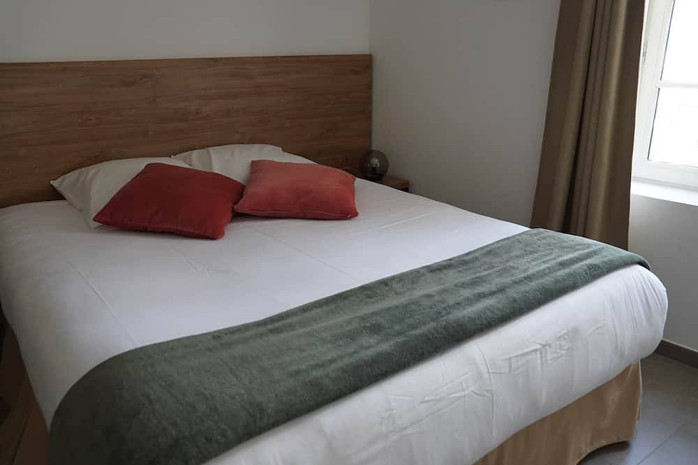 Entire apartment, Studio 302 - studio of 35 m² in Velaux, Aix-en-Provence region