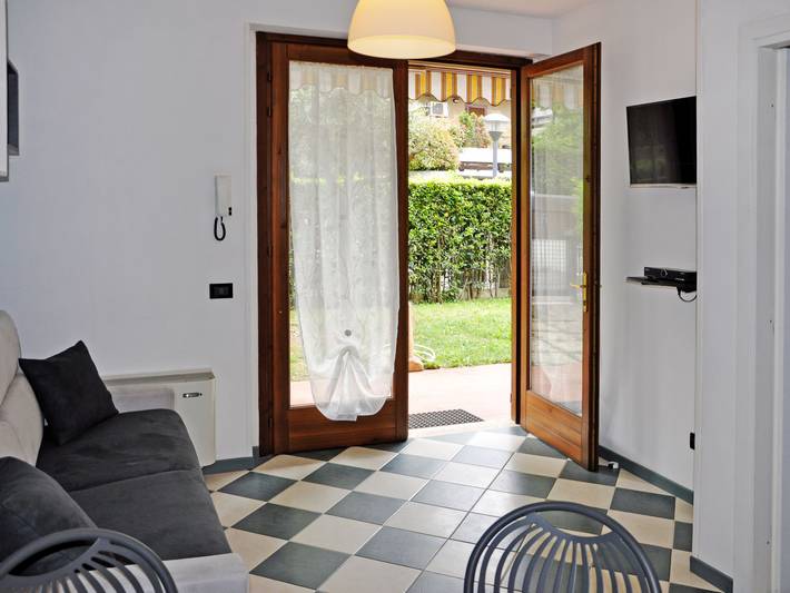 Gîte pour 3 personnes, avec terrasse ainsi que jardin et bassin pour enfant à Lazise - 2