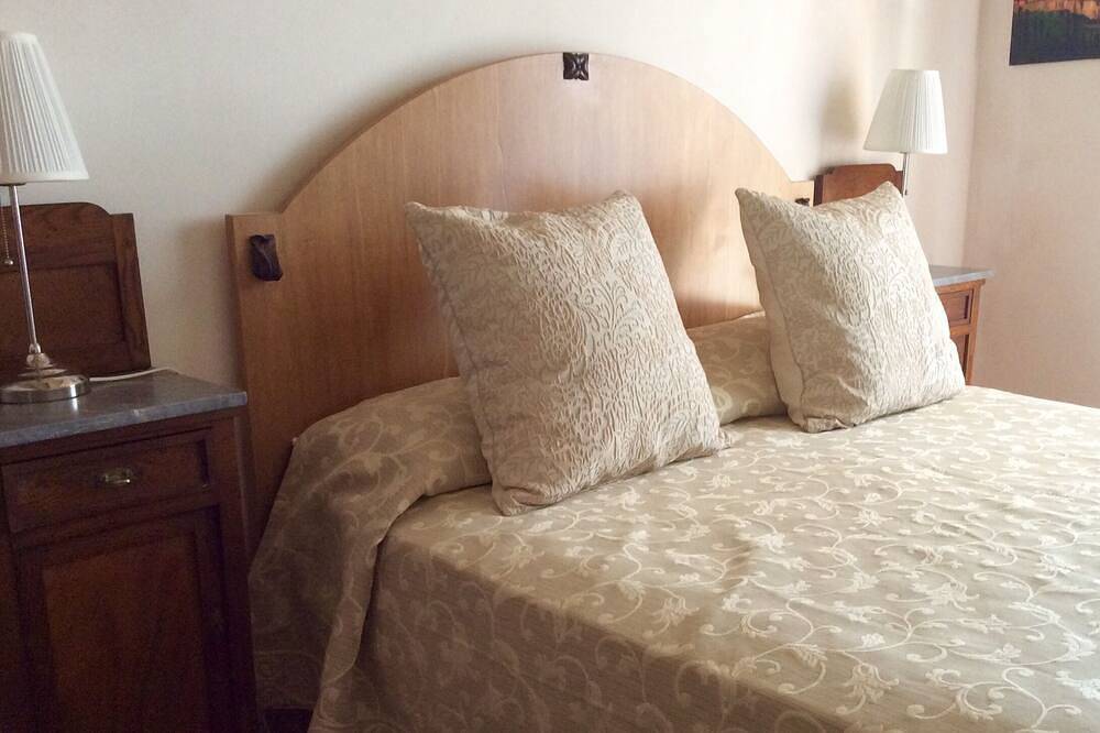 Villa med uendelig privat basseng med utsikt over fantastisk utsikt og solnedganger. in Montecchio, Provinsen Terni