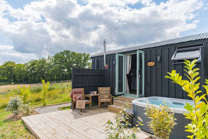Cottage for 2 people, with Hot tub and Garden in Kent
