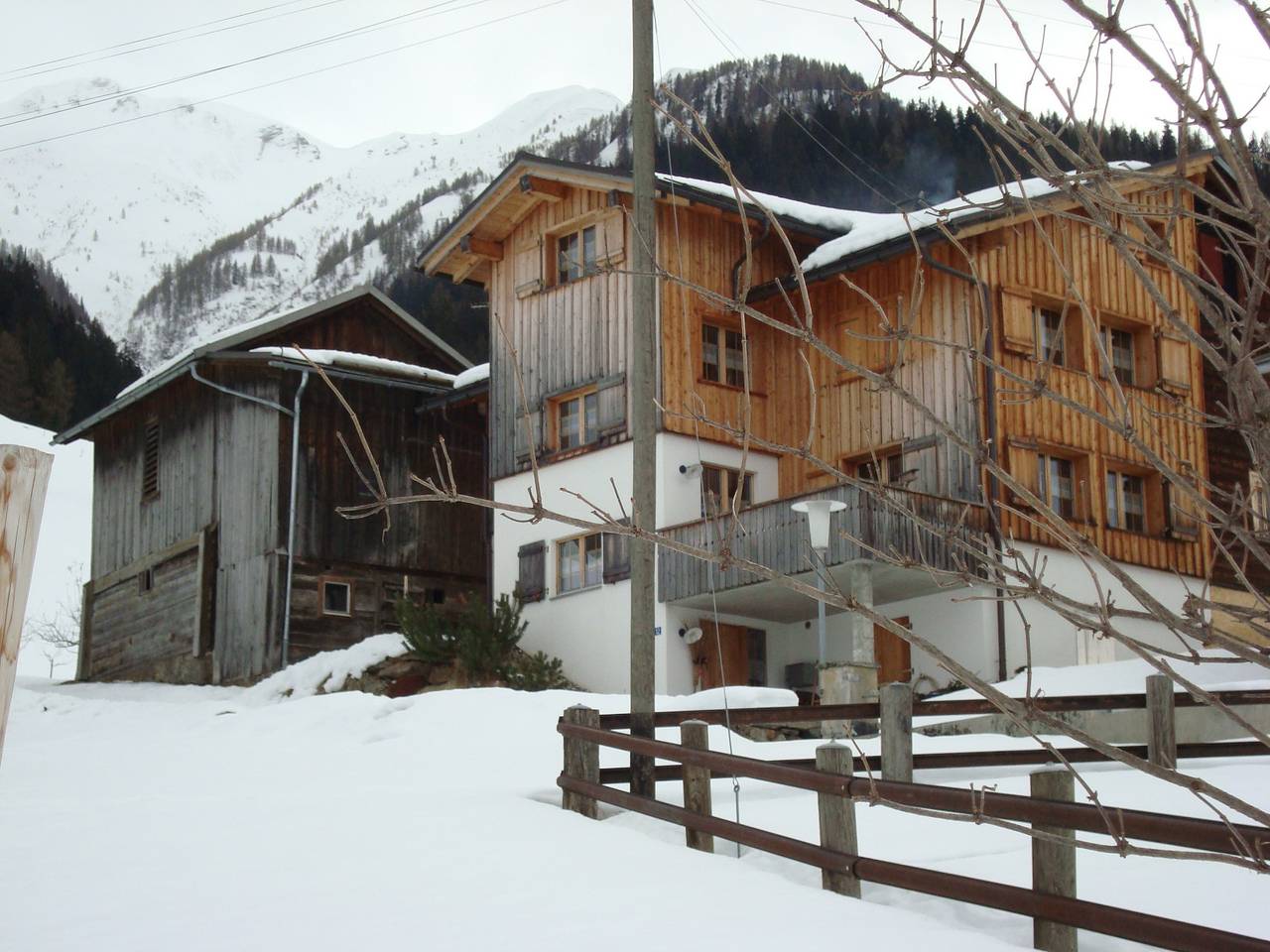 Ganze Ferienwohnung, Ferienhaus Runs, Camuns - 6 Zimmer Ferienhaus für max. 9 Pers. in Lumnezia, Alpenarena