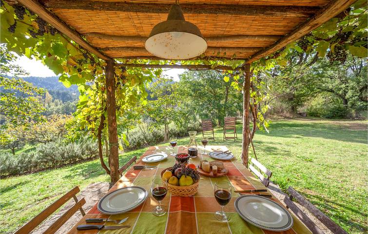 Accogliente appartamento 2BR con parcheggio e internet, vicino a Tevere e Montedoglio in Anghiari, Valtiberina