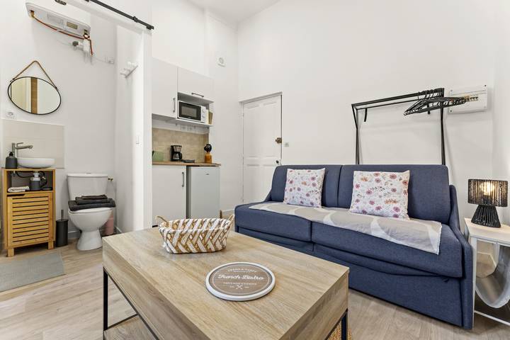 Geheel appartement, Knusse studio in het historische centrum van Beaucaire in Beaucaire, Nimes en omgeving