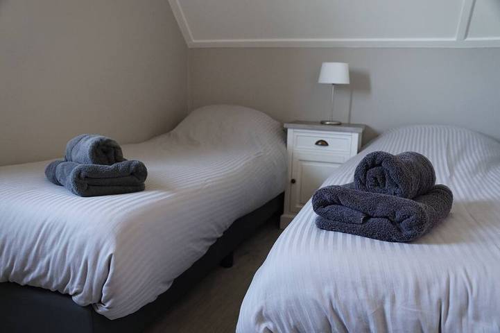 Ferienhaus für 2-4-6 Personen am Teich/See und am Meer in Hoofdplaat, Zeeland. in Hoofdplaat, Zeeuwse Kust