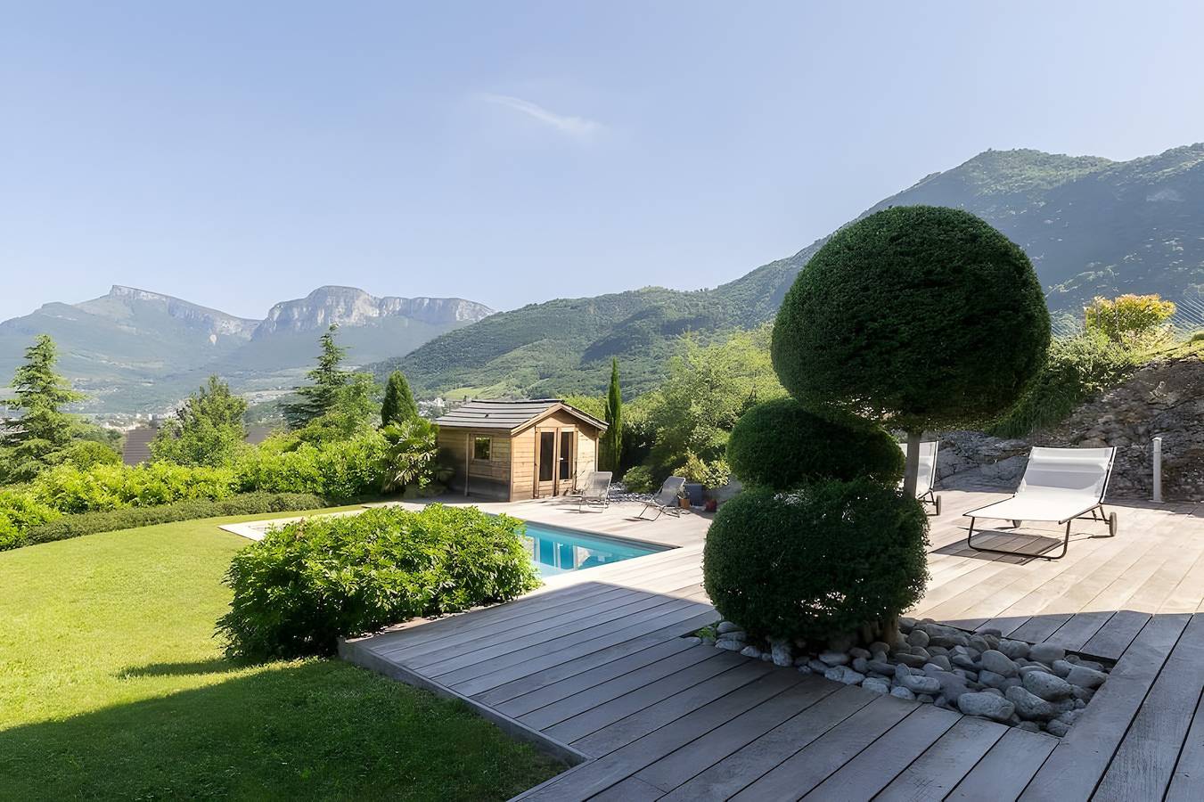 Maison de vacances 'Le Gypaete' avec vue sur les montagnes, piscine privée et Wi-Fi in Challes-les-Eaux, Région de Chambéry