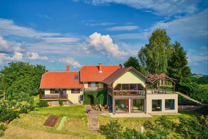 Ferienhaus für 7 Personen, mit Sauna und Garten sowie Whirlpool