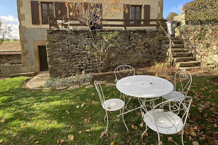 Location de vacances pour 6 personnes, avec jardin et terrasse à Marcillat-en-Combraille