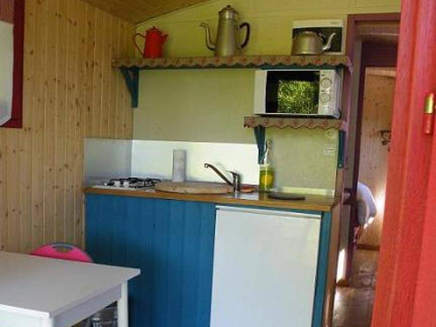 Camping Noix de Pecan'y - Hébergement 2 personnes - Roulotte de charme La Mésange in Le Buisson-de-Cadouin, Périgord Noir