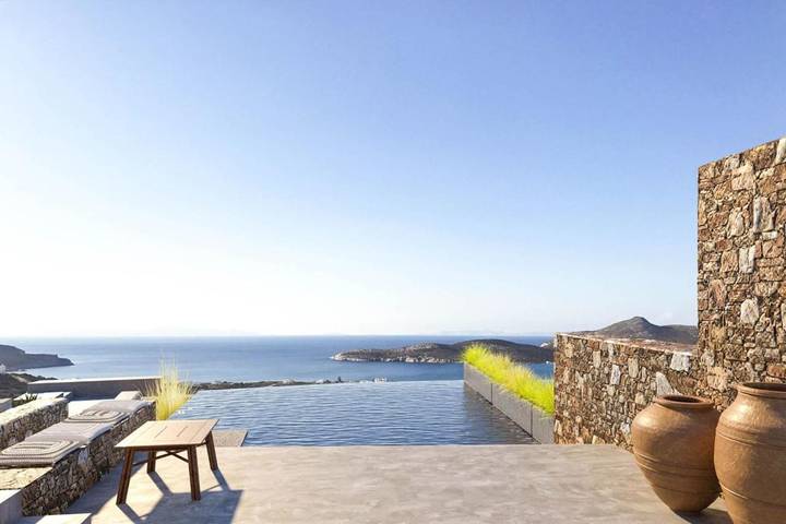 Villa pour 4 personnes, avec terrasse ainsi que piscine et jardin dans Antiparos