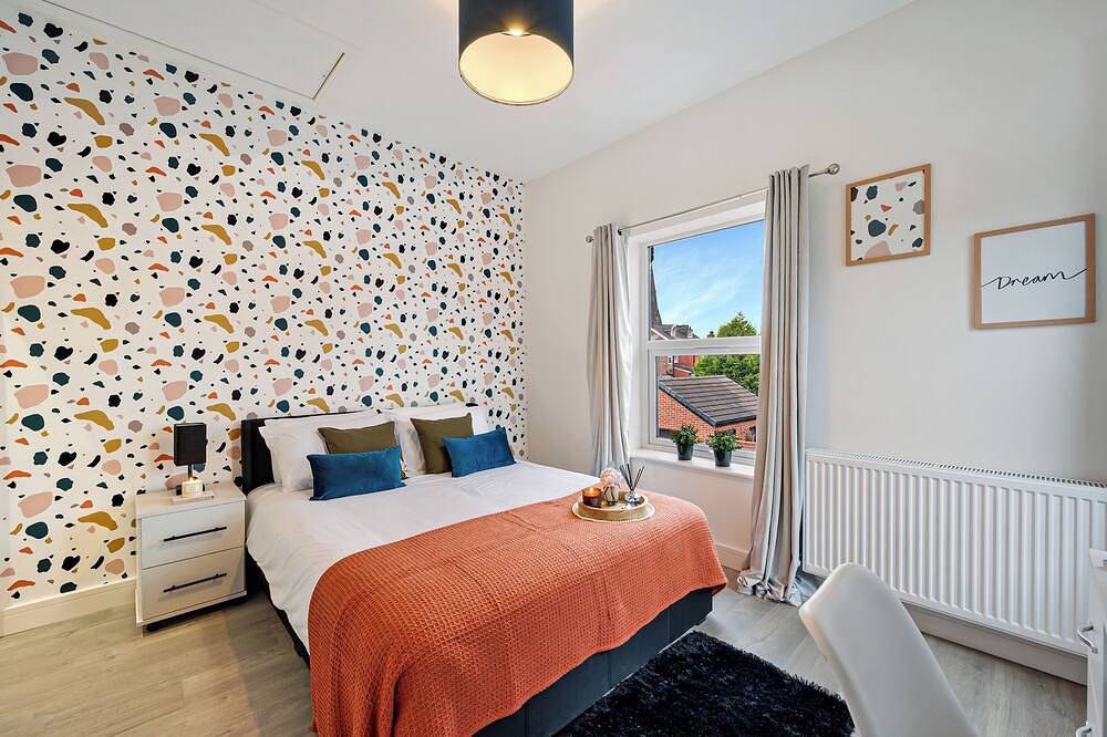 Modern family home, 2Br, Sofa bed, 3Ba, sleeps 6 in Stockport, Greater Manchester
