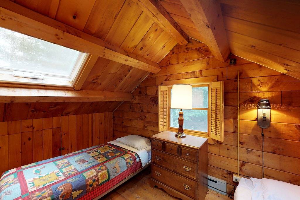 Waterfront Kabine mit herrlichem Blick vom Deck und Zugang zum See - Hunde willkommen! in Moosehead Lake