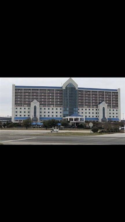 Apartment for 6 people, with hot tub and pool as well as balcony in Fort Worth