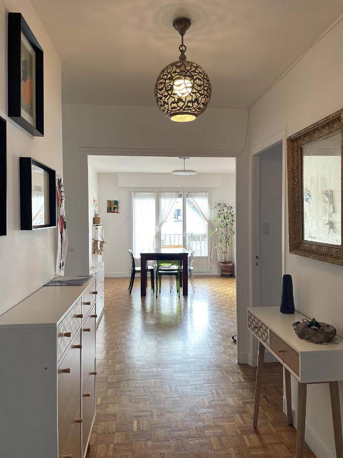 Appartement entier, Two-Bedroom Apartment in Les Lilas, Seine-Saint-Denis