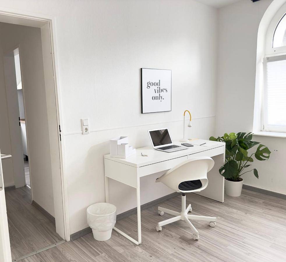 Ganze Wohnung, Möbliertes Apartment in Herne-Mitte mit Parkplatz, Arbeitsplatz, Wlan- Super Anbindung an Autobahnen und Öpnv -Für 1bis 3 Personen in Herne, Ruhrgebiet