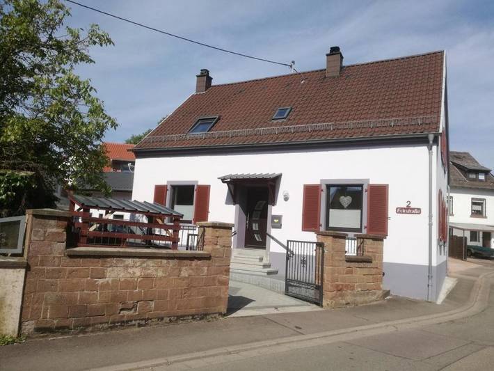 Ferienhaus für 6 Personen, mit Balkon und Terrasse in Blieskastel