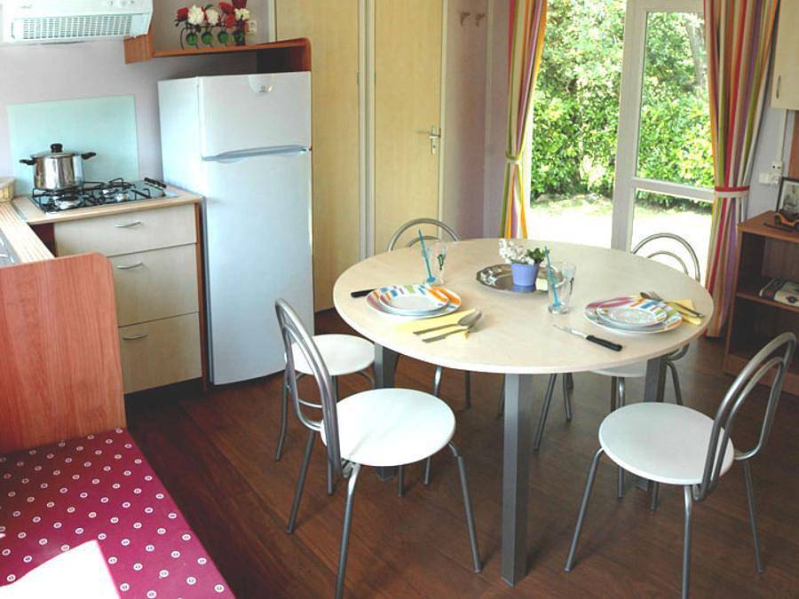 Flower Camping La Blanche Hermine - Mobilheim 6 personen - Carnac Standard + 32m² (3 Schlafzimmer - 6 Personen) Überdachte Terrasse + Tv in Noyal-Muzillac, Côte des Mégalithes
