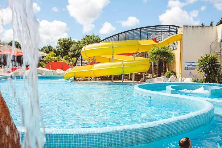 Mobil home pour 6 personnes, avec sauna ainsi que piscine et terrasse, animaux acceptés à Saint-Julien-des-Landes - 2